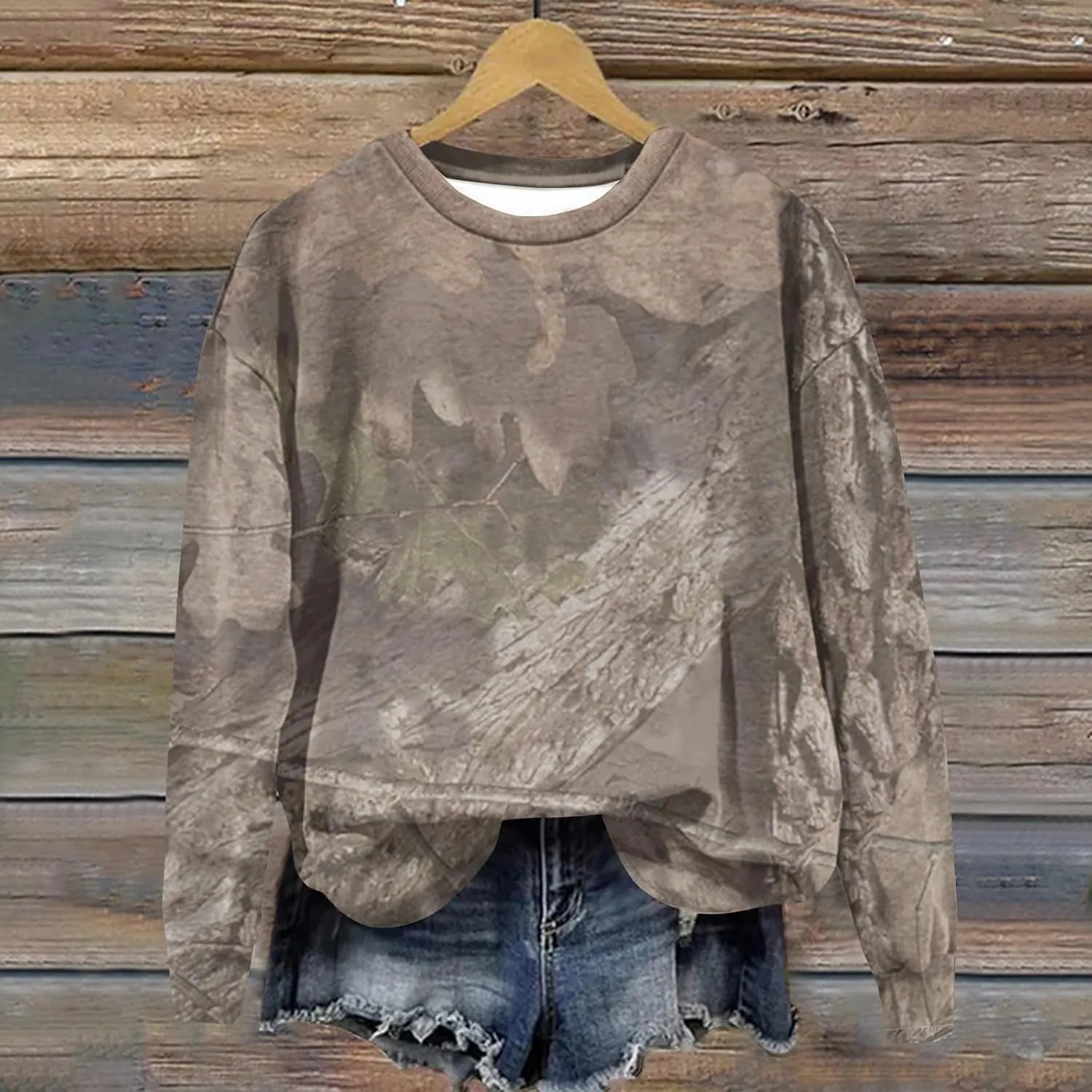 Oversized Camo Sweatshirt For Women Graphic Crewneck Pullover Leaf Print Fall Clothes 2024 Long Sleeve Tops
