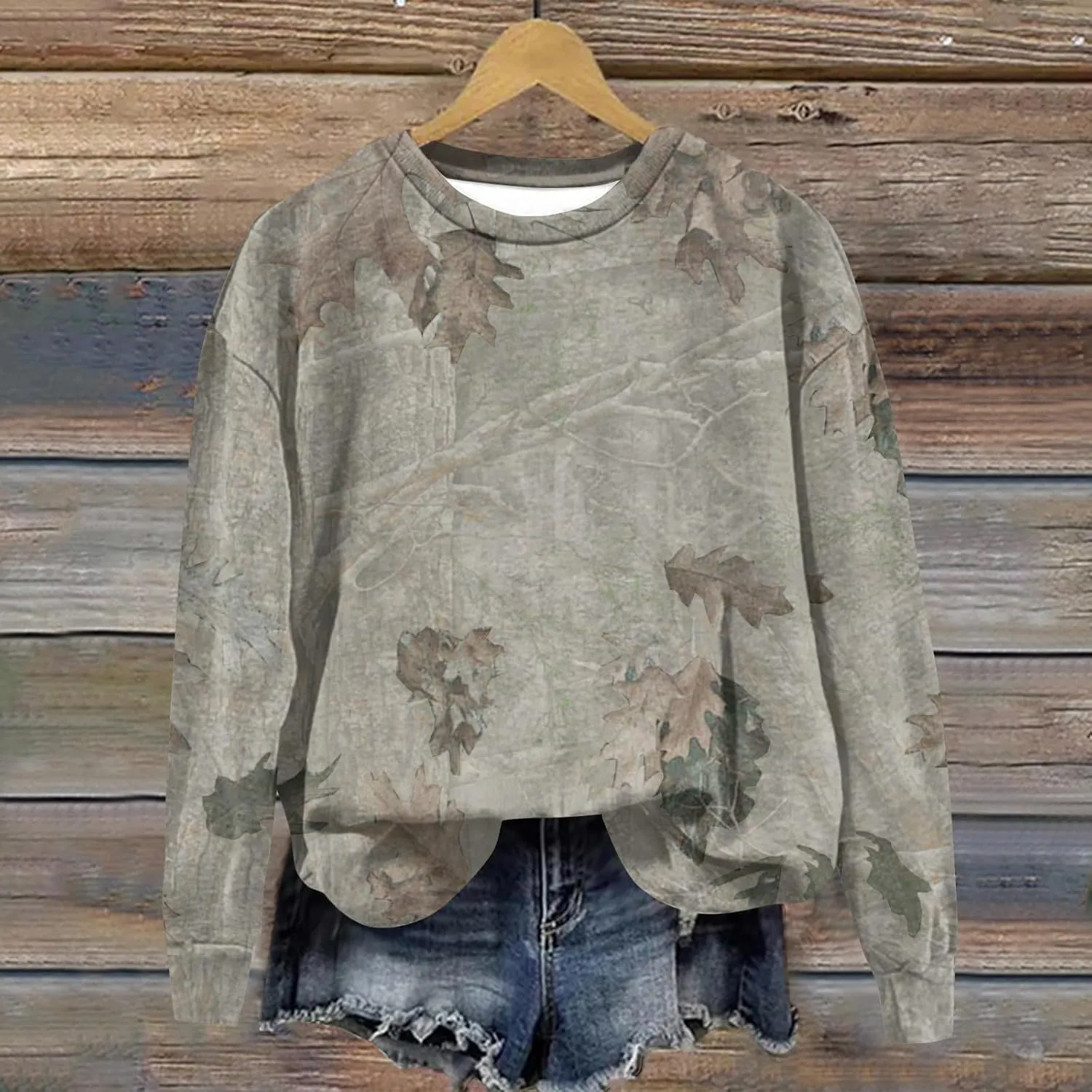 Oversized Camo Sweatshirt For Women Graphic Crewneck Pullover Leaf Print Fall Clothes 2024 Long Sleeve Tops